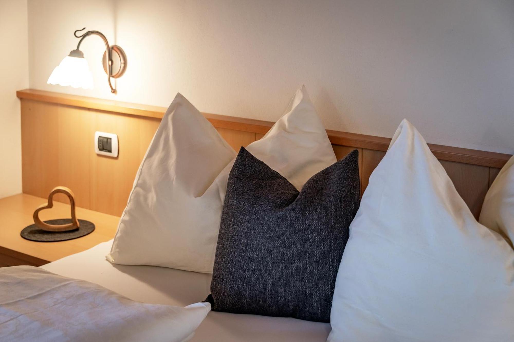 Trinnerhof- Hof Chalets Und Obsthof Mit Zimmer Natz-Schabs Esterno foto