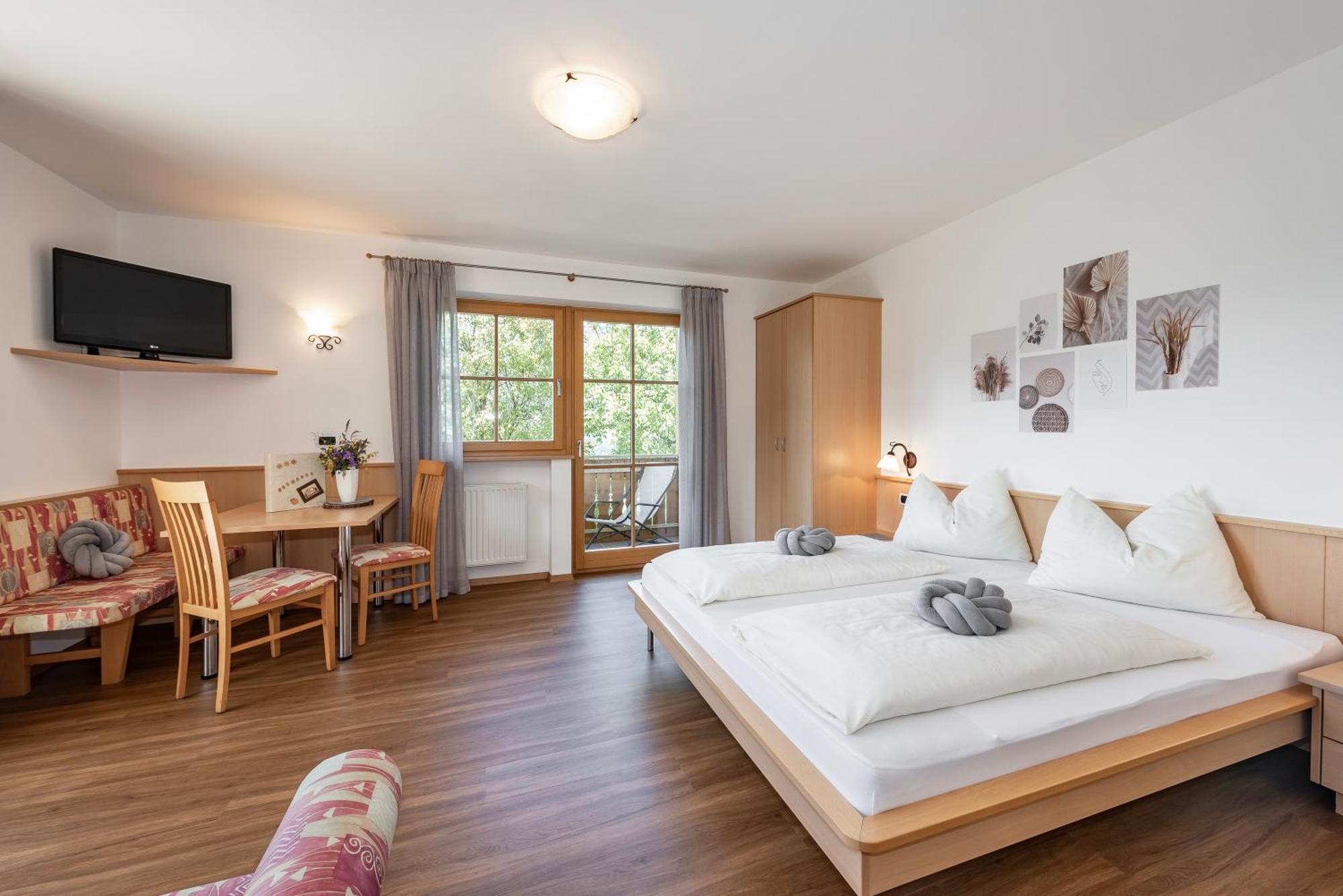 Trinnerhof- Hof Chalets Und Obsthof Mit Zimmer Natz-Schabs Esterno foto