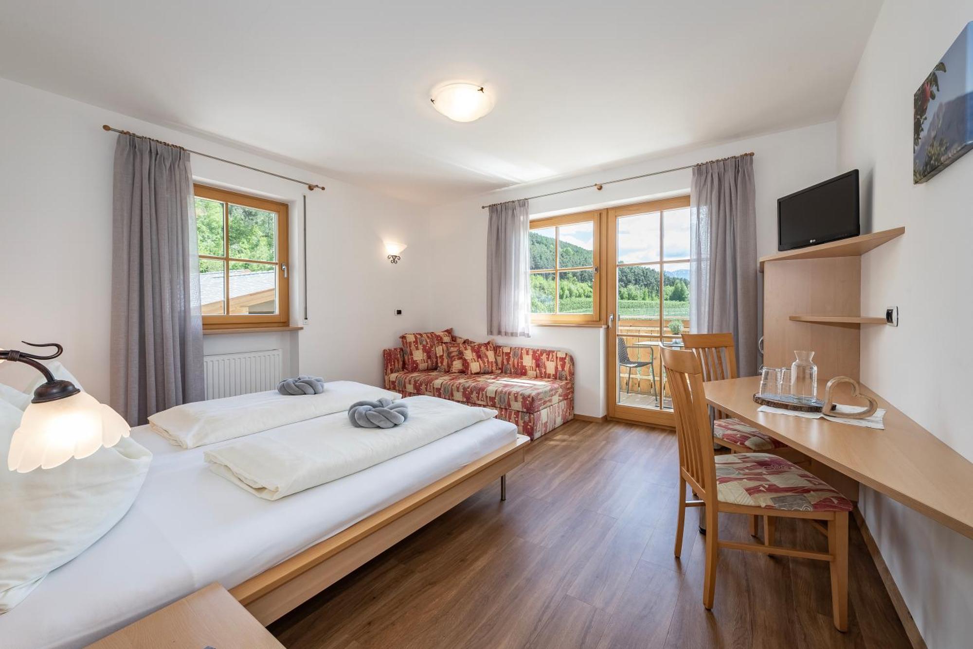 Trinnerhof- Hof Chalets Und Obsthof Mit Zimmer Natz-Schabs Esterno foto