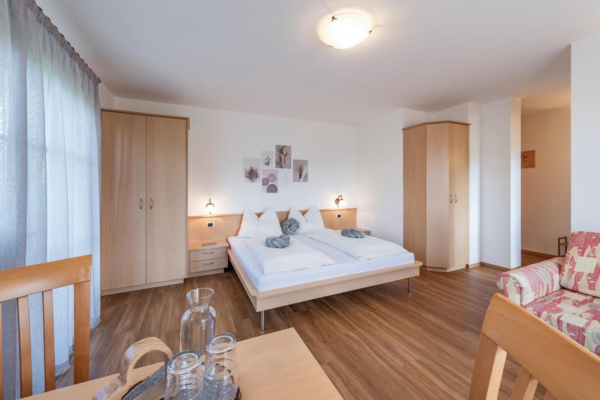 Trinnerhof- Hof Chalets Und Obsthof Mit Zimmer Natz-Schabs Esterno foto