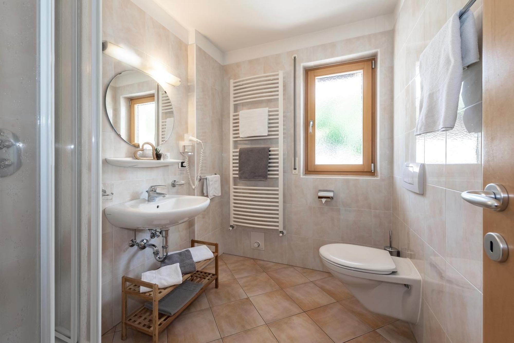 Trinnerhof- Hof Chalets Und Obsthof Mit Zimmer Natz-Schabs Esterno foto
